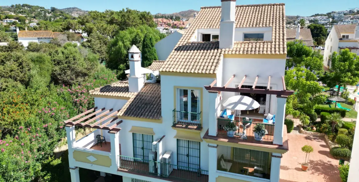 Sale of penthouse duplex in Marbesa 1