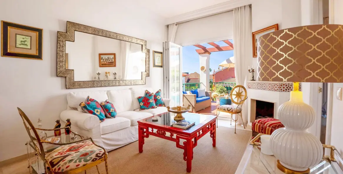 Sale of penthouse duplex in Marbesa 9