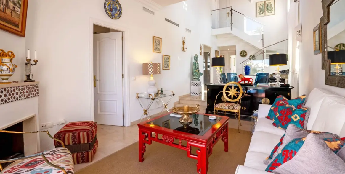 Sale of penthouse duplex in Marbesa 14