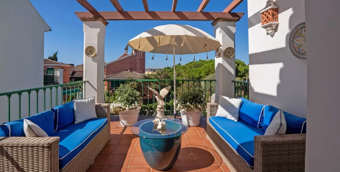 Sale of penthouse duplex in Marbesa 15