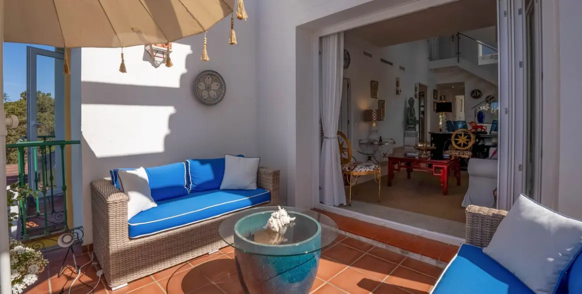 Sale of penthouse duplex in Marbesa 16