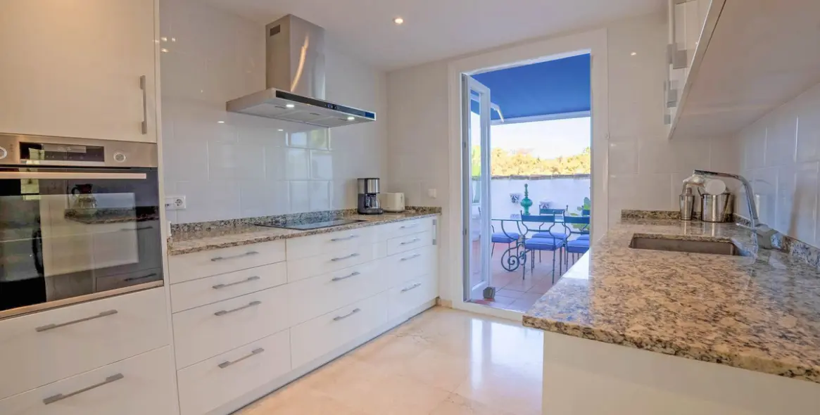 Sale of penthouse duplex in Marbesa 20