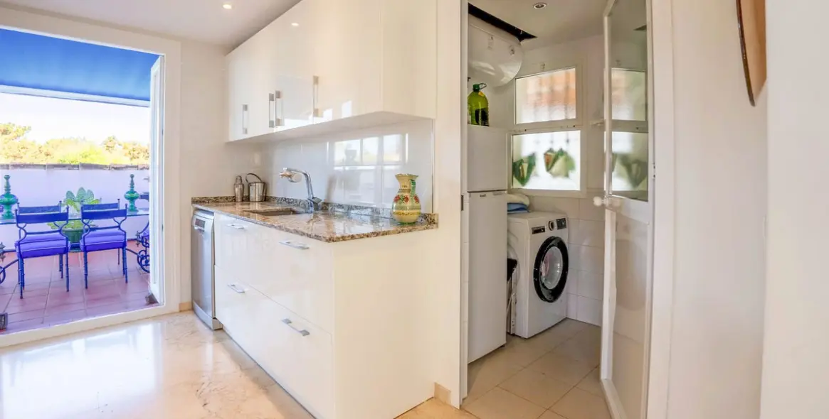 Venta de ático dúplex en Marbesa 22