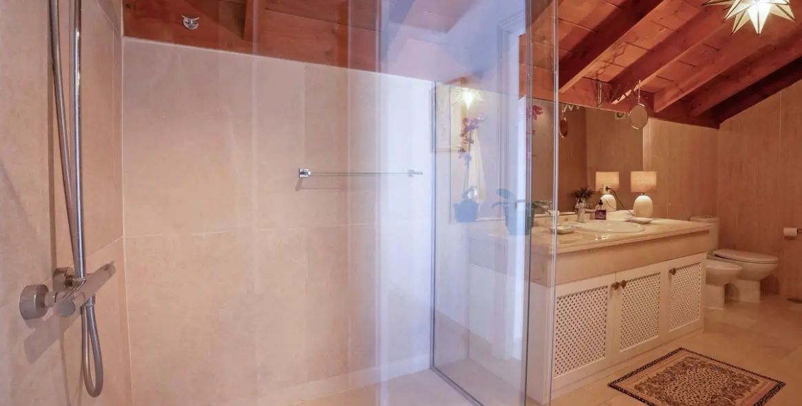 Venta de ático dúplex en Marbesa 32