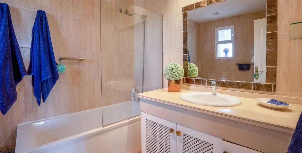 Venta de ático dúplex en Marbesa 38