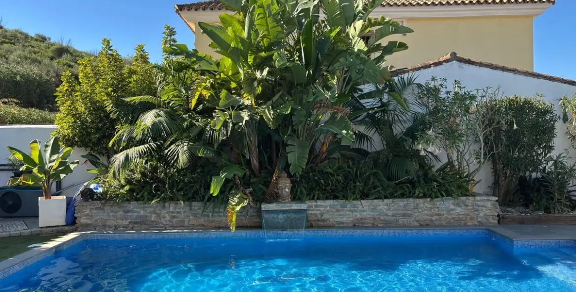 Venta de villa independiente en Casares 2