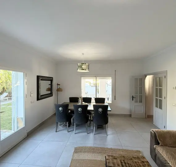 Продажа  отдельно стоящей виллы в Casares