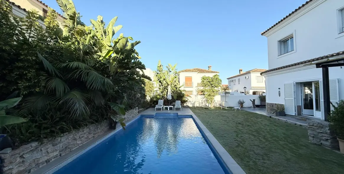 Sale of detached villa in Casares 22