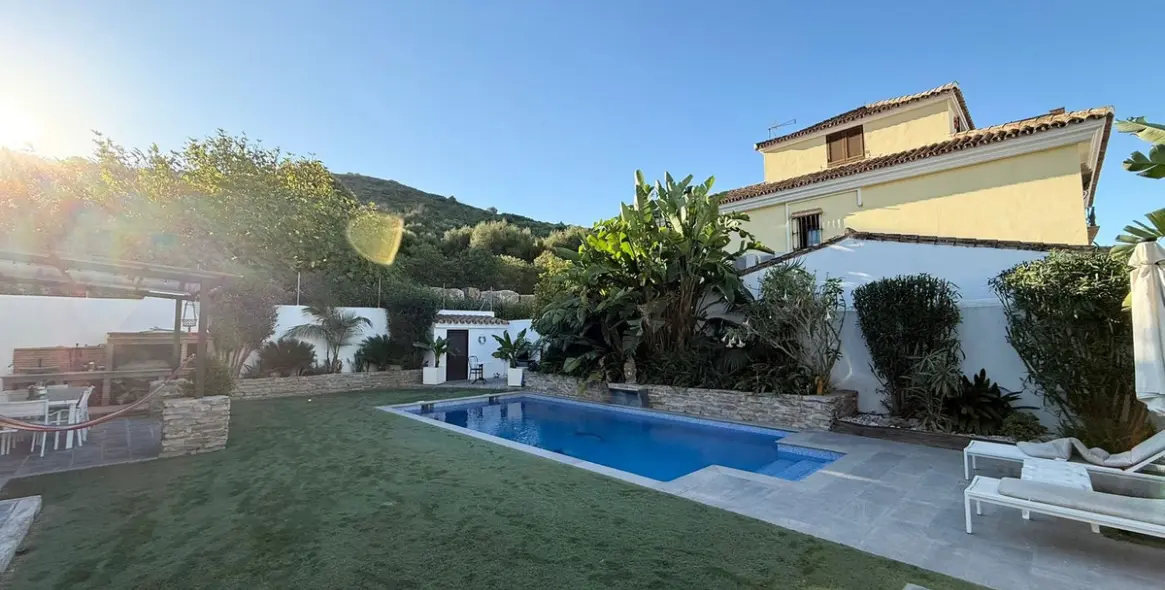 Sale of detached villa in Casares 24