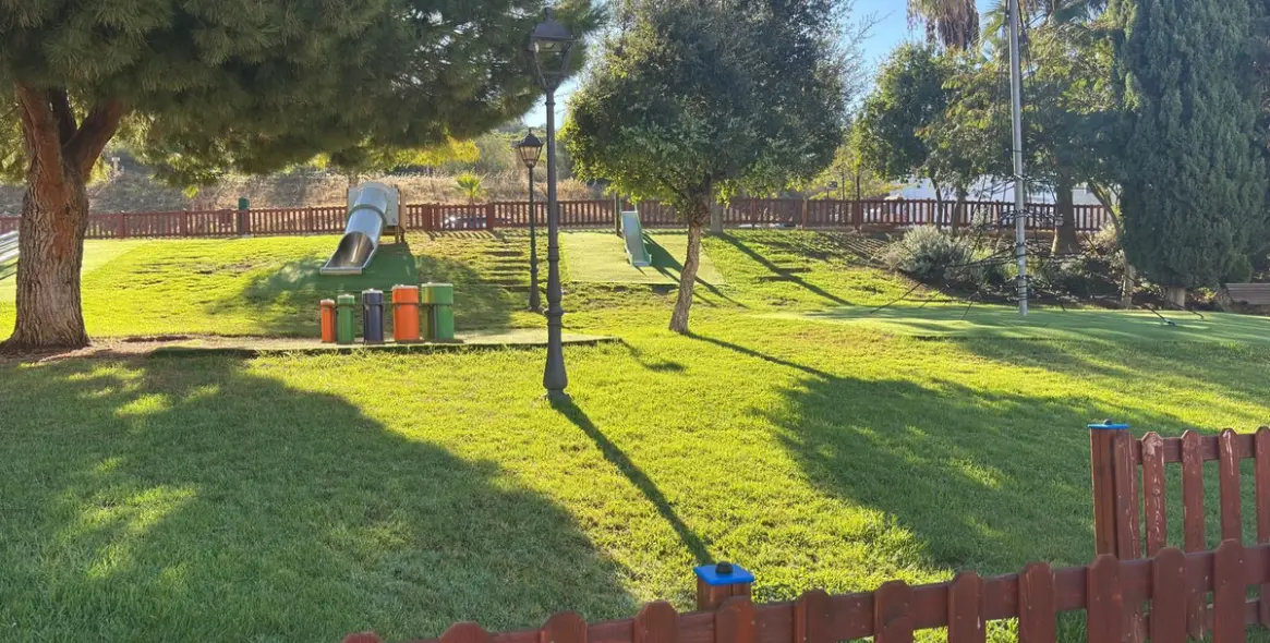 Sale of detached villa in Casares 30