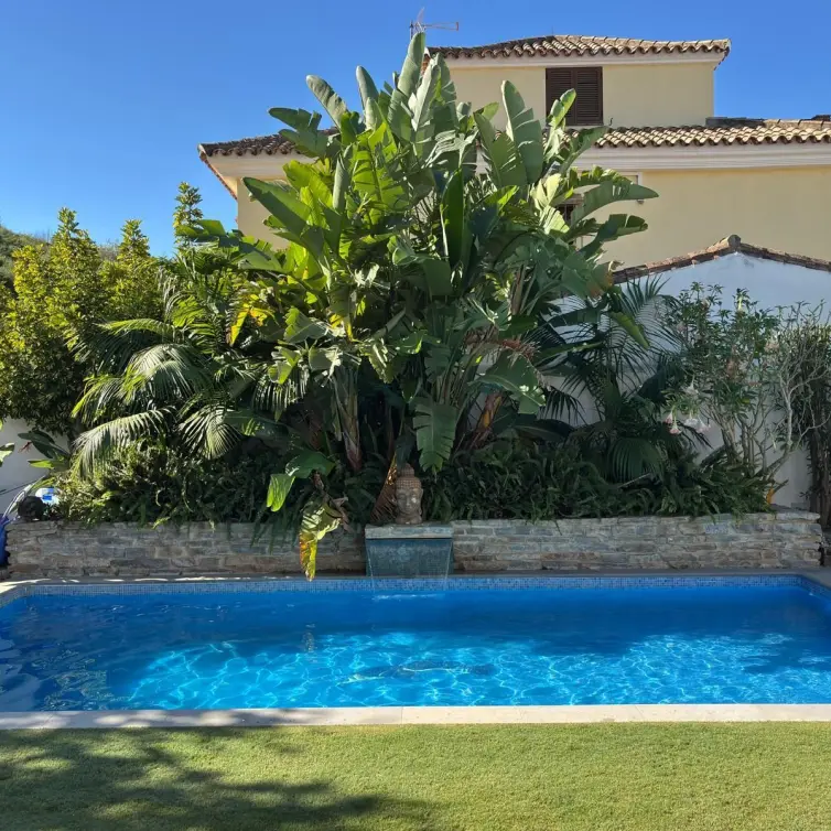 Venta de villa independiente en Casares