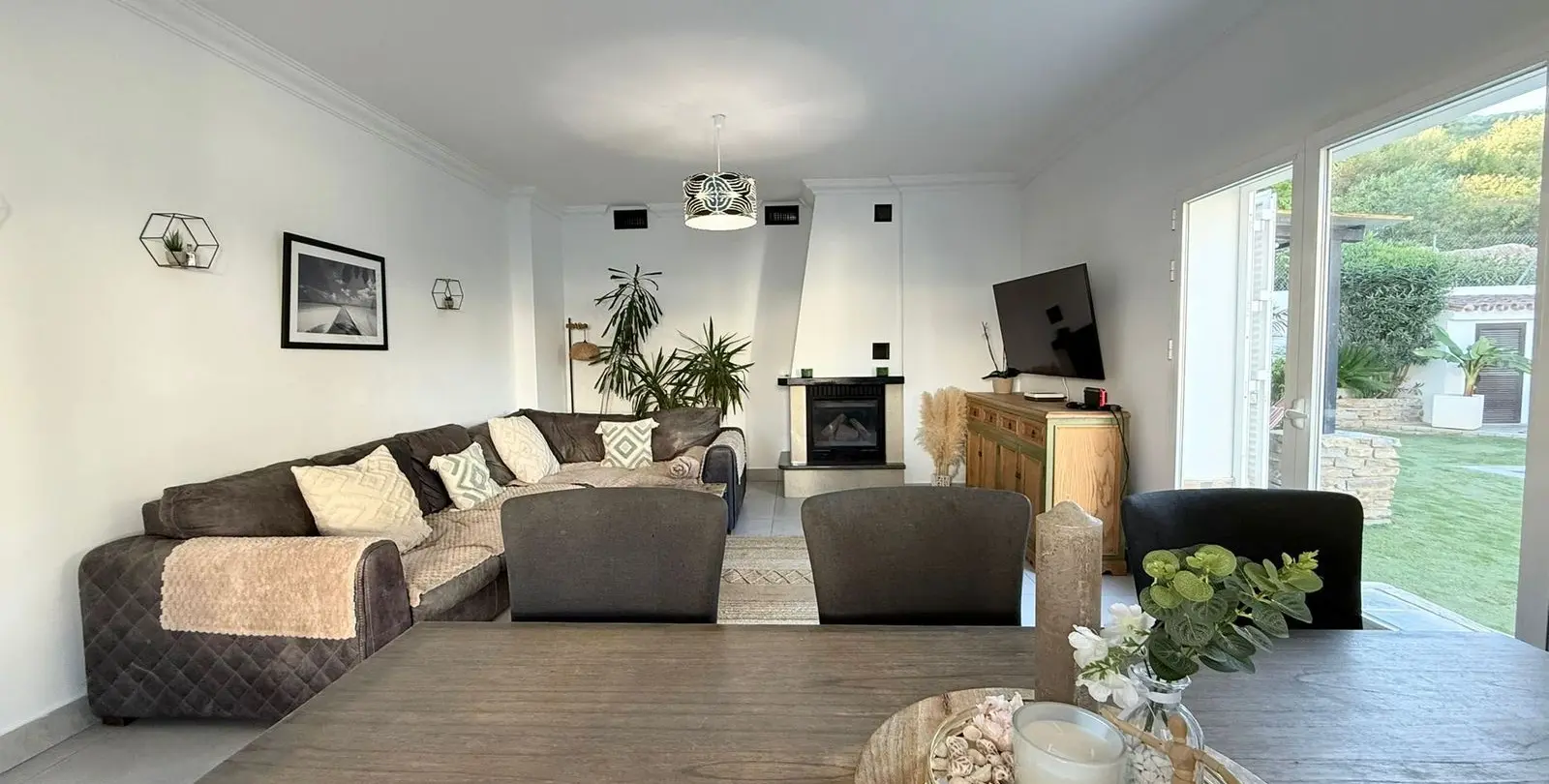 Sale of detached villa in Casares 5