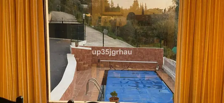 Sale of detached villa in Estepona 3