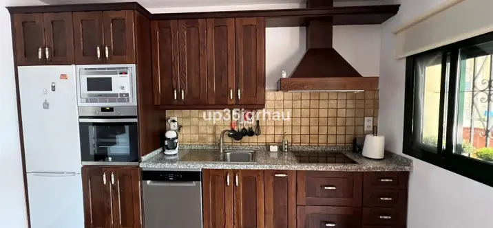 Venta de villa independiente en Estepona 2