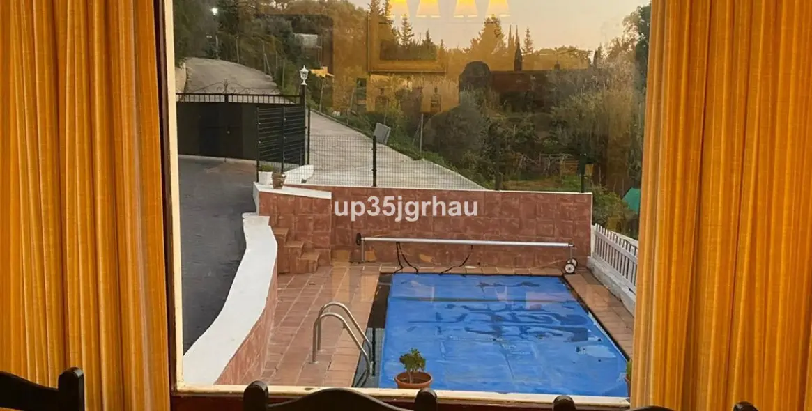 Продажа  отдельно стоящей виллы в Estepona 4