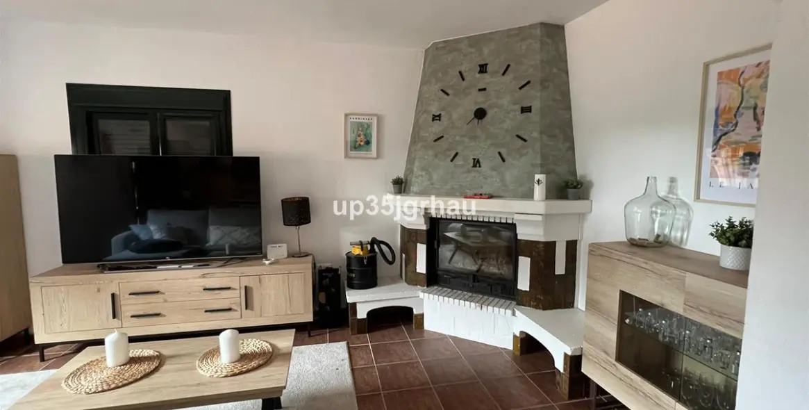 Продажа  отдельно стоящей виллы в Estepona 9