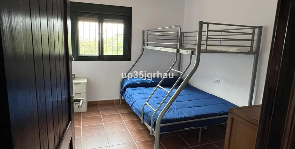 Продажа  отдельно стоящей виллы в Estepona 11