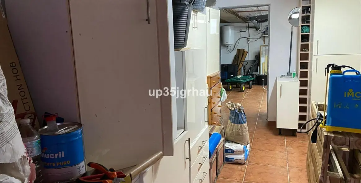 Продажа  отдельно стоящей виллы в Estepona 32