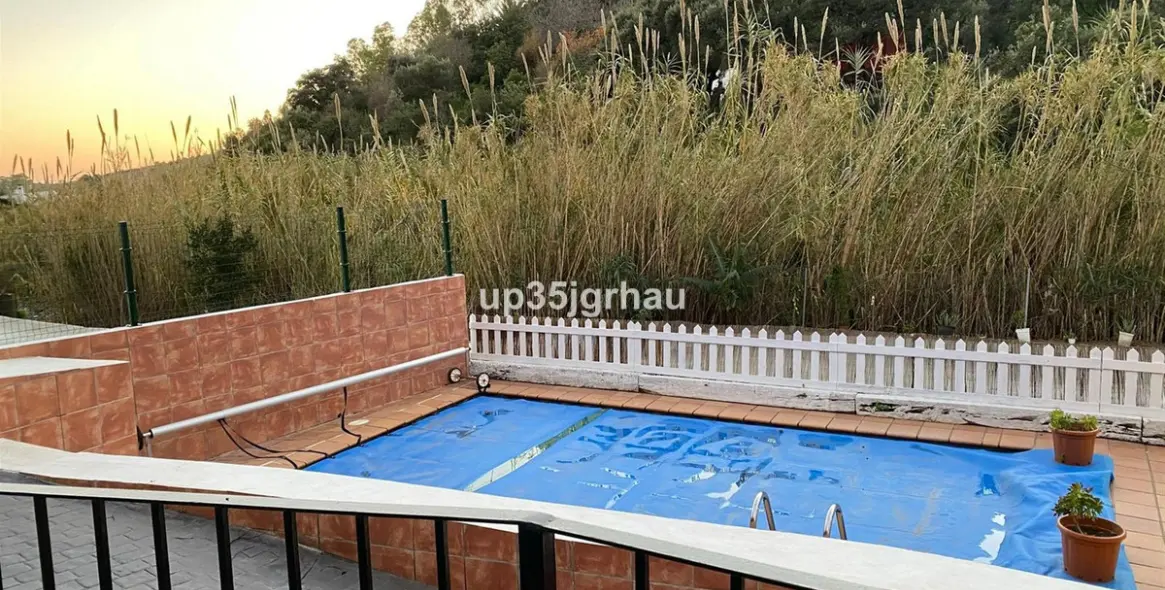 Продажа  отдельно стоящей виллы в Estepona 37