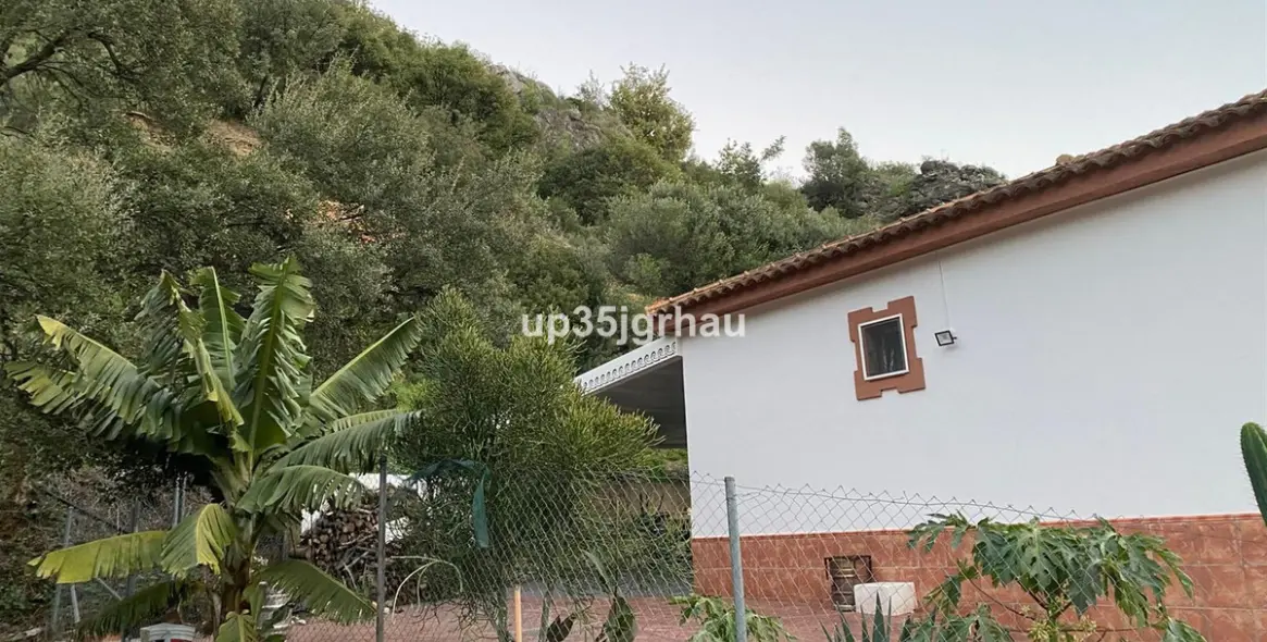 Продажа  отдельно стоящей виллы в Estepona 38
