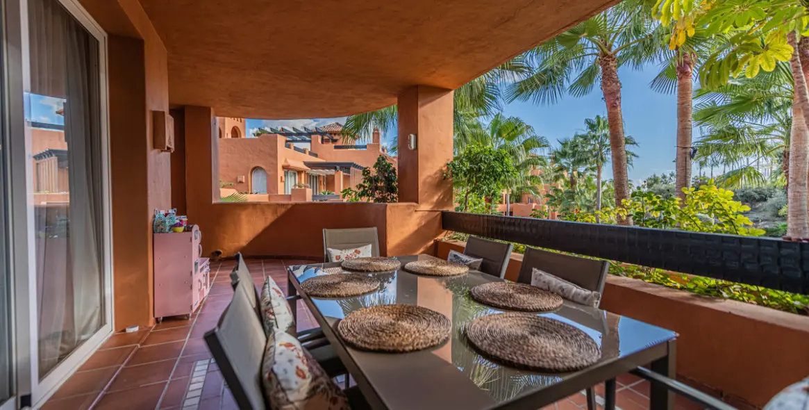 Sale of middle floor apartment in Nueva Andalucía 1