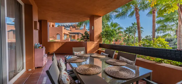 Sale of middle floor apartment in Nueva Andalucía 0