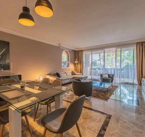 Sale of middle floor apartment in Nueva Andalucía