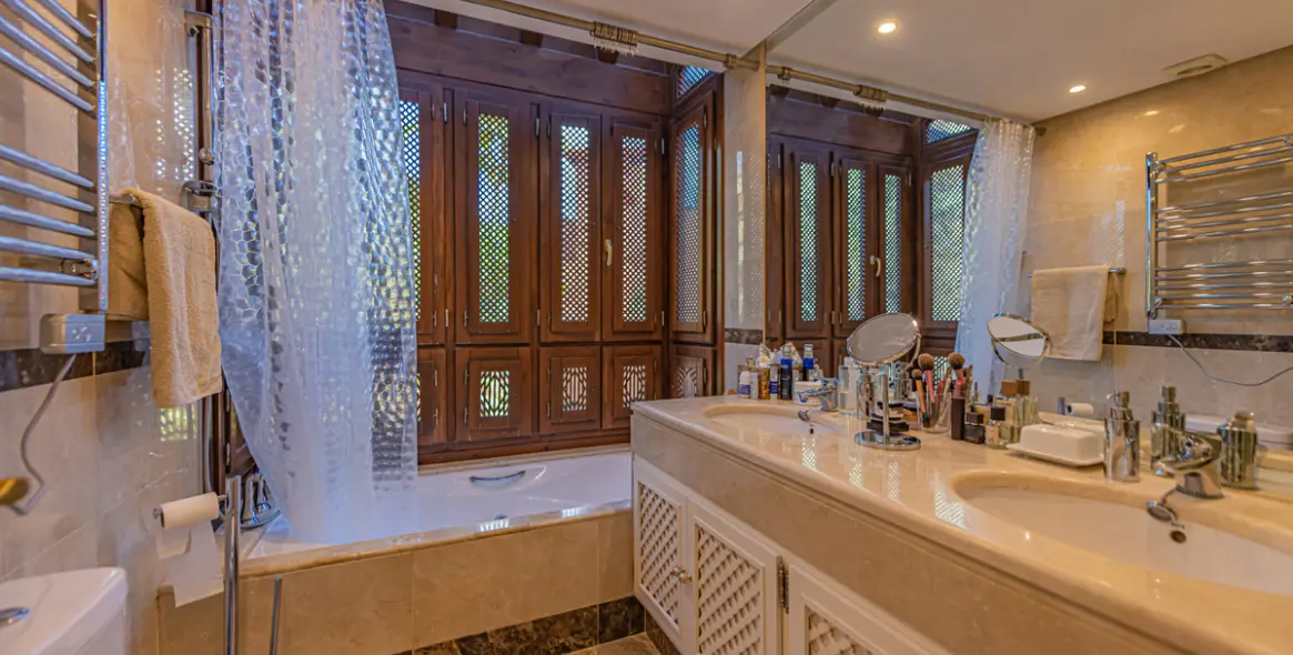 Sale of middle floor apartment in Nueva Andalucía 6