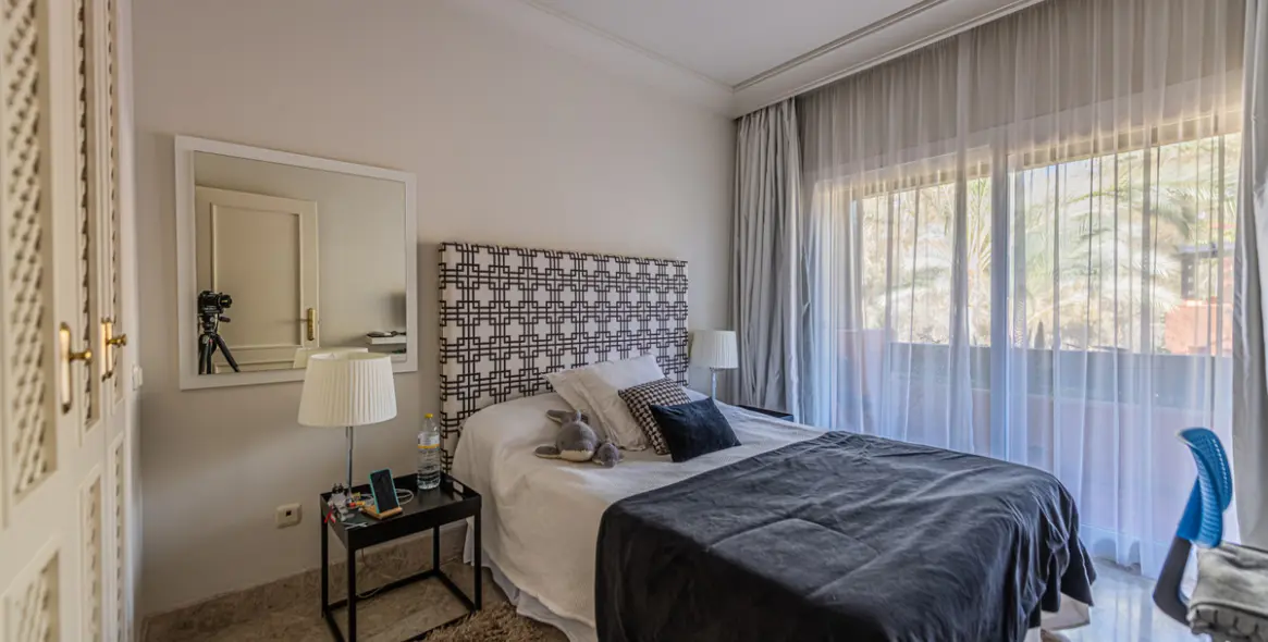 Sale of middle floor apartment in Nueva Andalucía 7