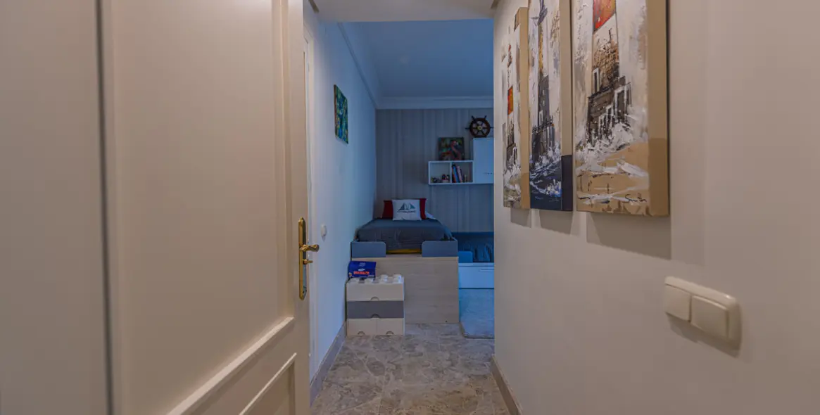 Sale of middle floor apartment in Nueva Andalucía 12