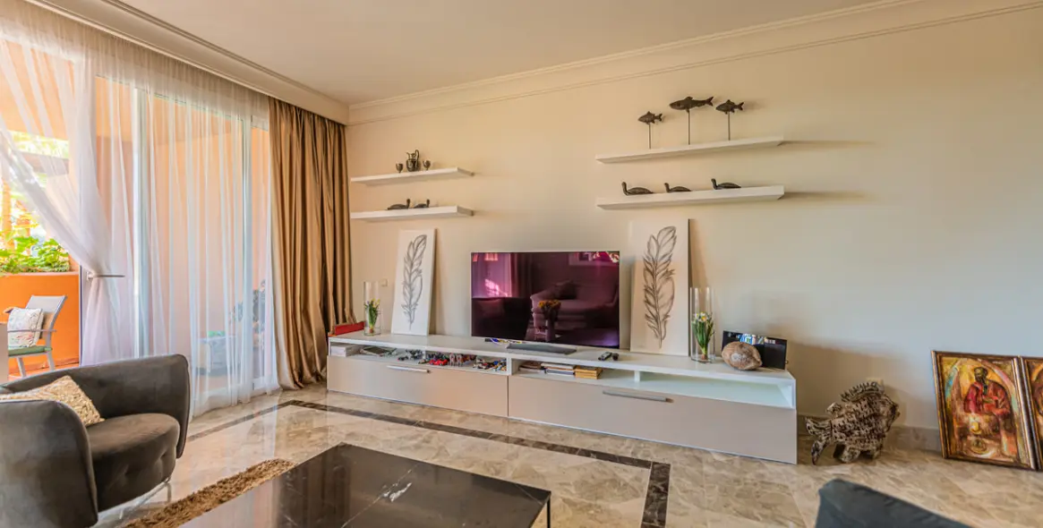 Sale of middle floor apartment in Nueva Andalucía 16