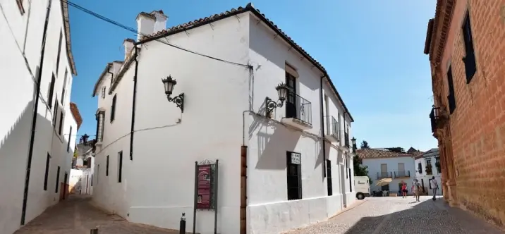 Sale of detached villa in Ronda 1