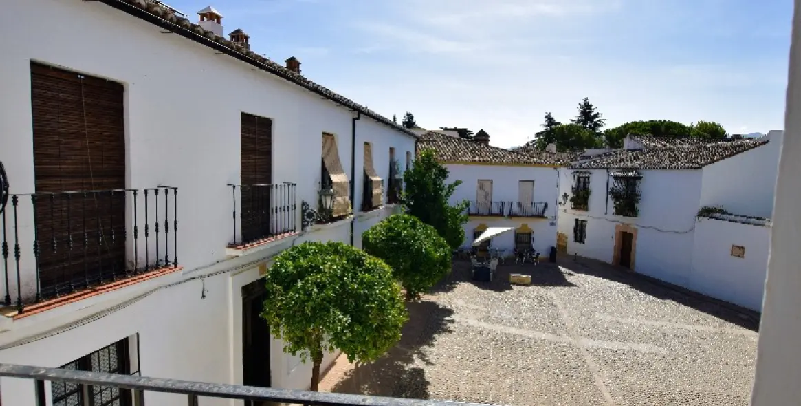 Sale of detached villa in Ronda 36