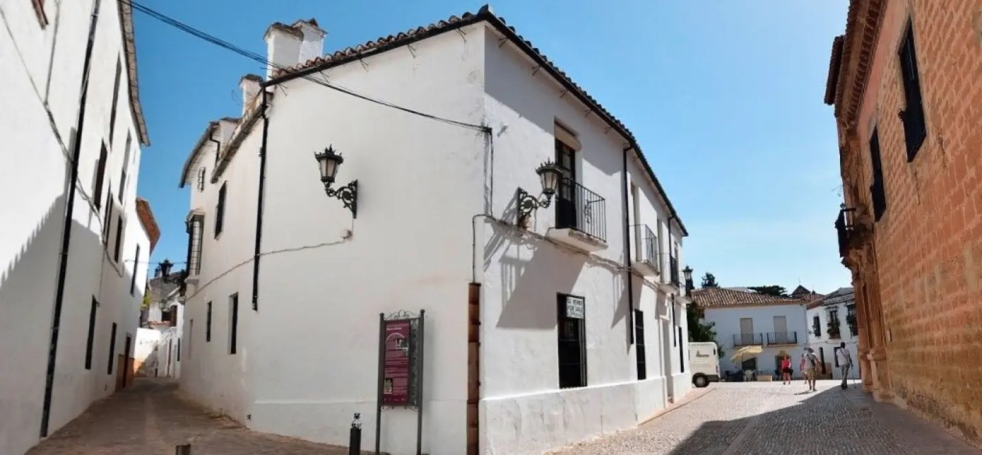 Sale of detached villa in Ronda 1