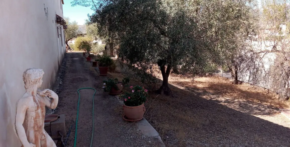 Sale of detached villa in Riogordo 50