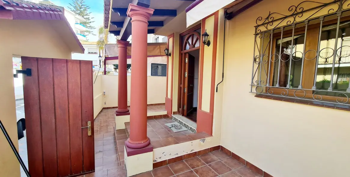 Sale of semi-detached house in Fuengirola 1