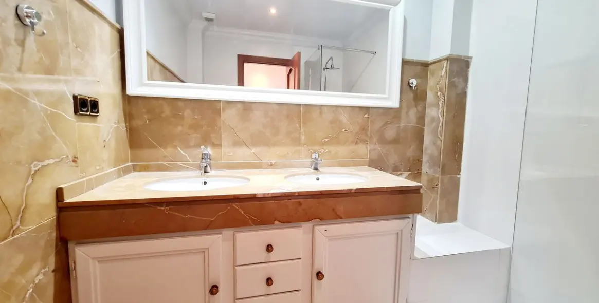 Sale of semi-detached house in Fuengirola 15