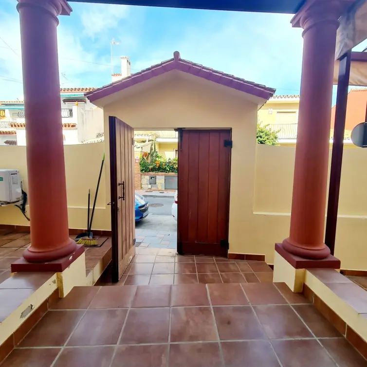 Продажа дома на две семьи в Fuengirola