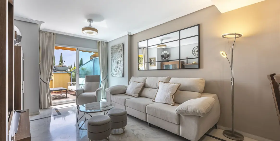 Sale of penthouse duplex in Marbella East (district Bahia De Marbella) 9