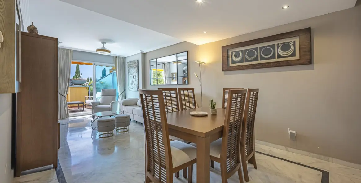 Sale of penthouse duplex in Bahía de Marbella 14