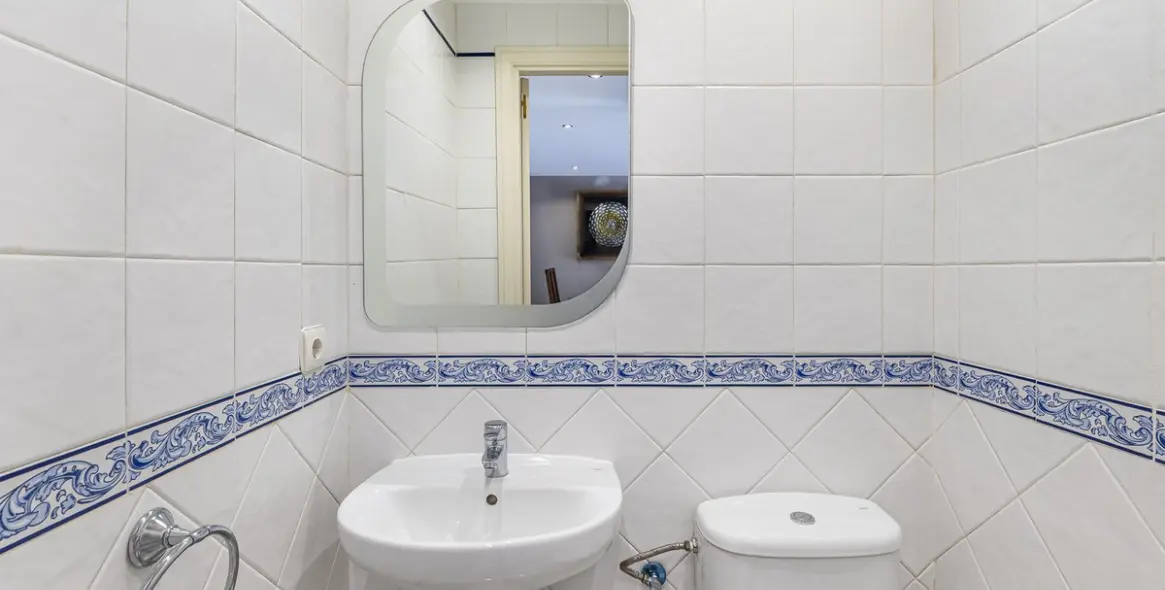 Sale of penthouse duplex in Bahía de Marbella 15