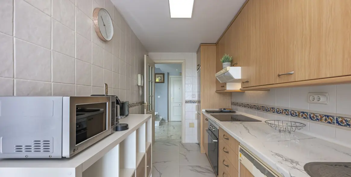 Sale of penthouse duplex in Bahía de Marbella 17