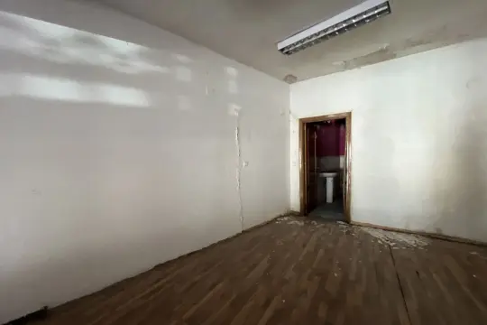 Image 7 thumb