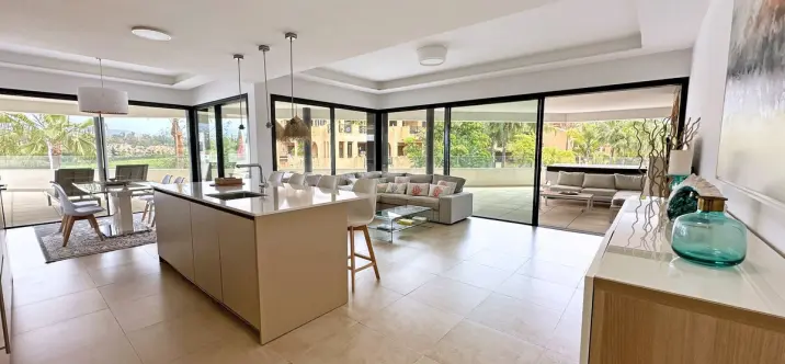 Middle floor apartment R4763725 0