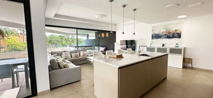 Middle floor apartment R4763725 1