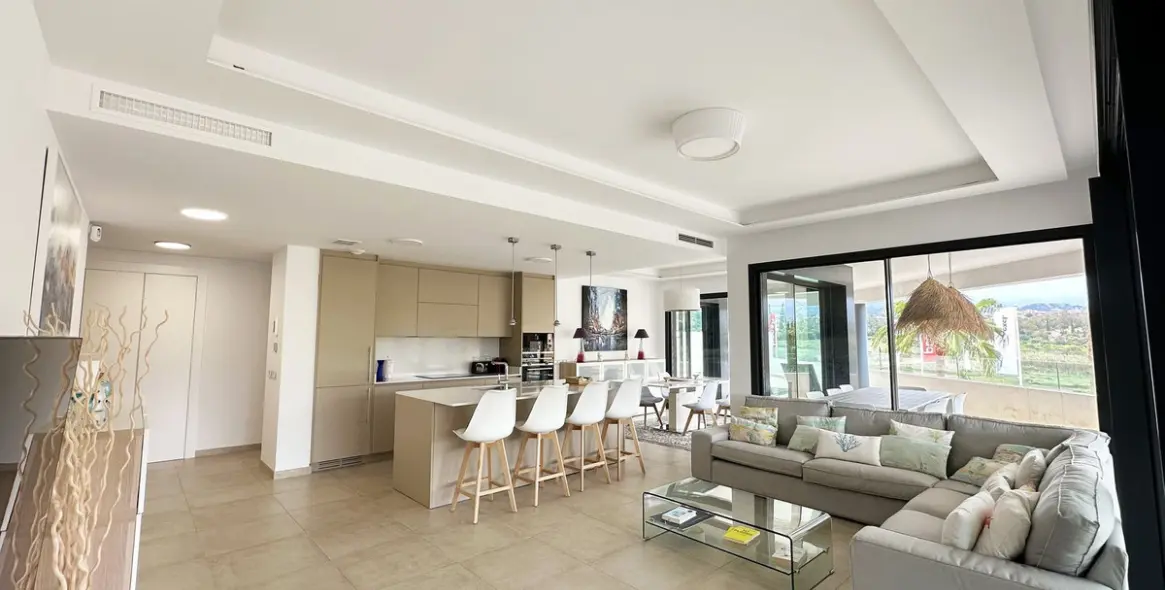 Sale of middle floor apartment in Estepona (district Estepona) 3