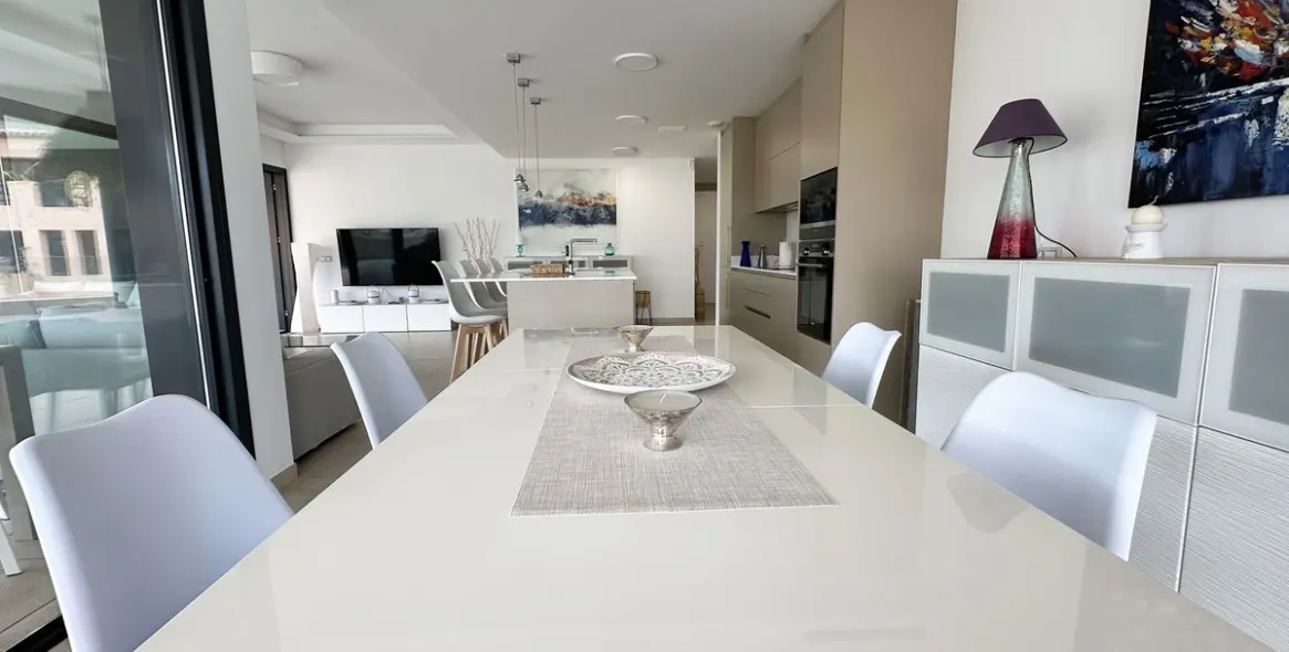 Sale of middle floor apartment in Estepona (district Estepona) 4