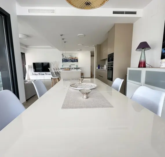 Middle floor apartment R4763725