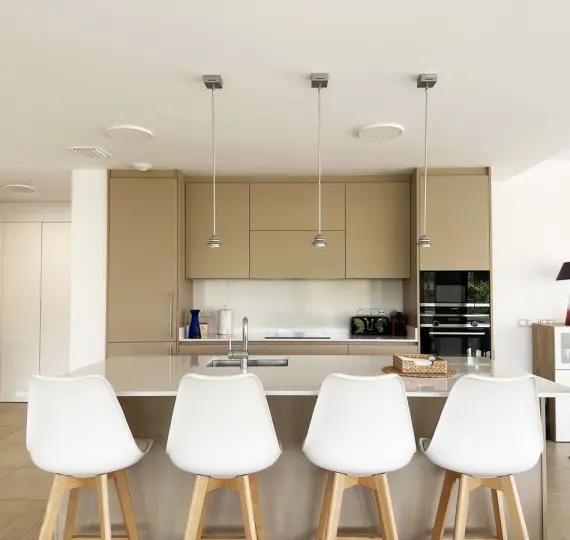 Middle floor apartment R4763725