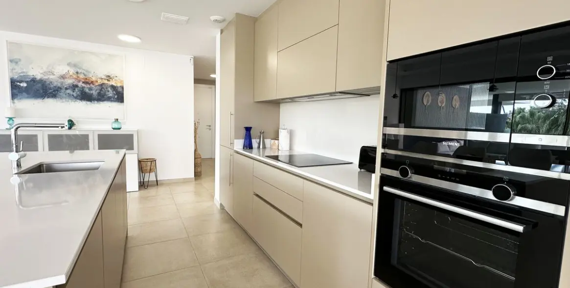 Sale of middle floor apartment in Estepona (district Estepona) 6